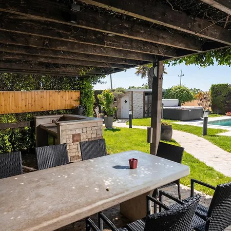 Sani By Briskva Апартаменты